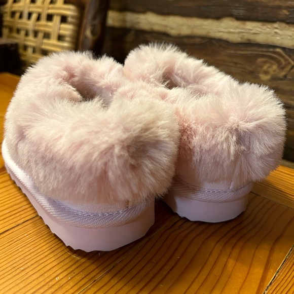 Pink Slippers - Picture 3 of 6